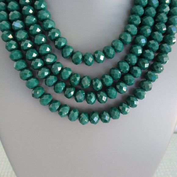 VTG Beaded 4 Strand Statement Necklace Green Faceted Glass w/Silver tone clasp - Picture 2 of 5